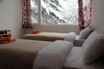 Фото номера Двухместный номер с 1 кроватью Гостевой дом Forest Way Guest House г. Pirdop 8